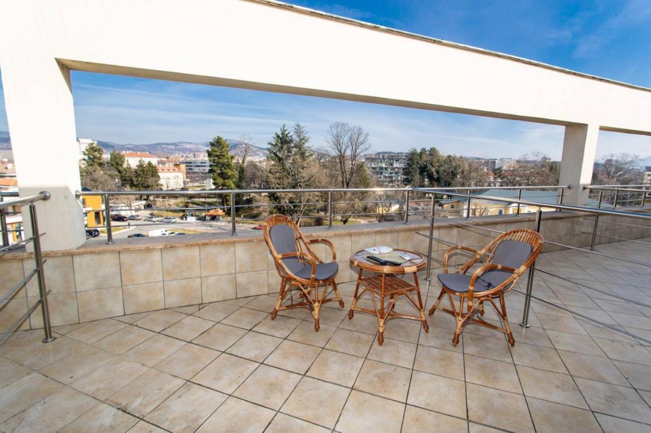 Стая За Гости Пентагона Kŭrdzhali Exterior foto